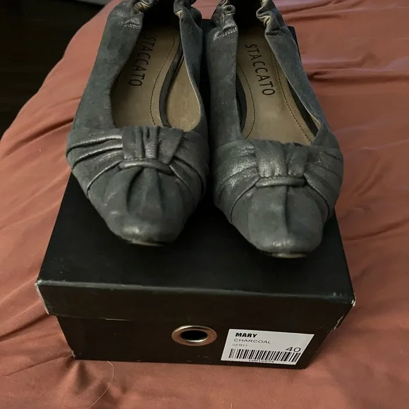 Vintage Staccato Metallic Flats - Picture 2 of 2